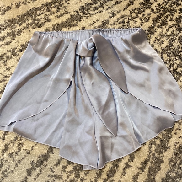 NANUSHKA BLUE NAILA KNOTTED SILK-CHARMEUSE SHORTS size M - Picture 2 of 6